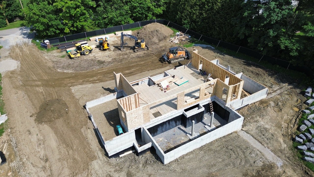 Luxury Custom Home in Loretto, Ontario