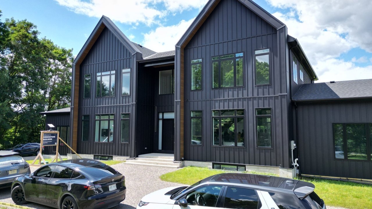 Luxury Custom Home in Loretto, Ontario