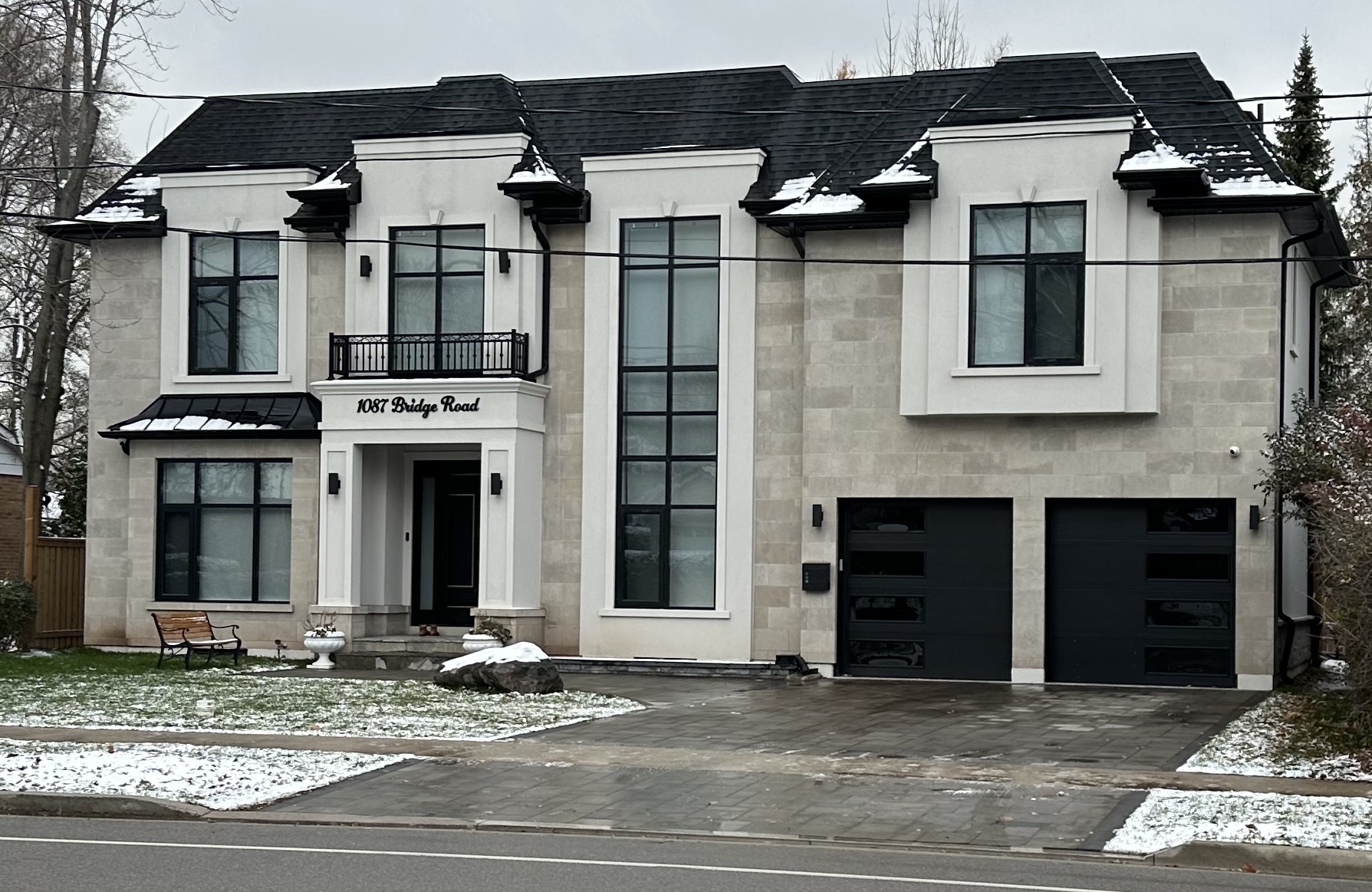 Custom Home in Oakville, ON