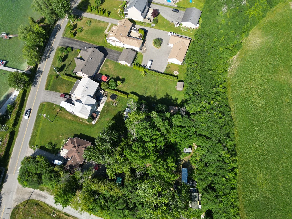 Newer custom homes in the Isobel Avenue neighbourhood